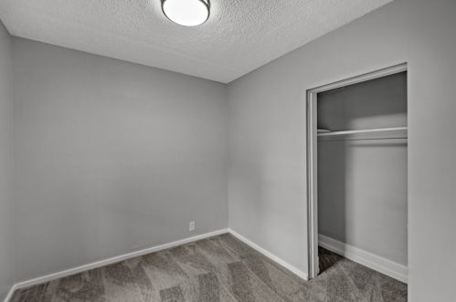 2701 Homehurst Ave, Pittsburgh PA 15234-3160 exterior