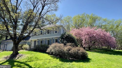 11904 Canfield Rd, Rockville, MD 20854-2816