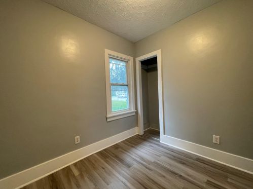 2022 Henry St, Meskegon MI  49441-3048 exterior