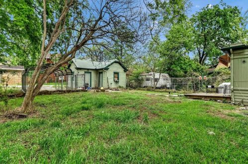 1222 Sears St, Denison TX 75021-2741 exterior