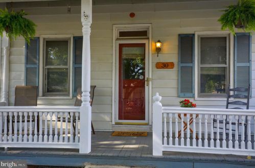 30 Bucknell Ave, Lancaster, PA 17603-4421