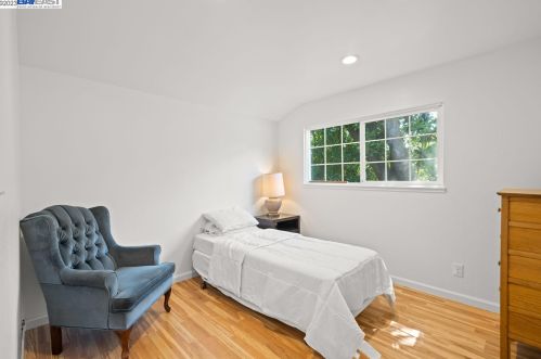 1921 Whitman Rd, Concord CA 94518-3328 exterior