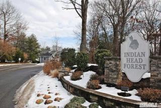 10 Madder Lk Cir, Commack NY  11725-2340 exterior