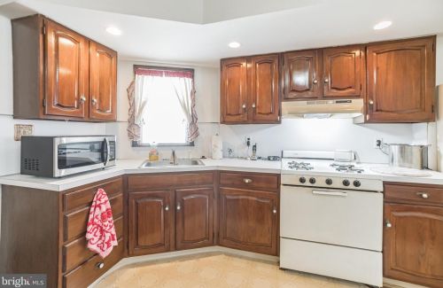 2346 Cumberland St, Philadelphia PA 19132-4119 exterior