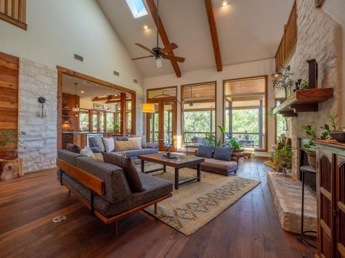 10731 Cassia Dr, Austin TX  78759-6452 exterior