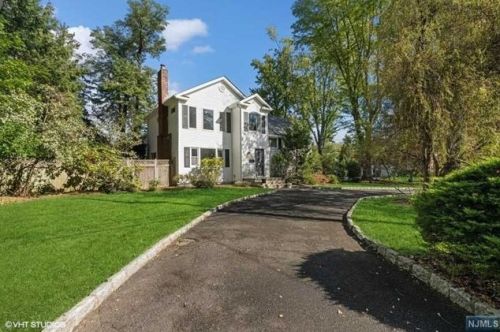 22 Madison Ave, Demarest, NJ 07627-1424