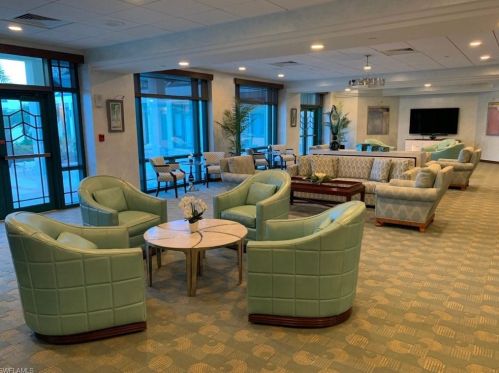 7515 Pelican Bay Blvd, Naples FL 34108-7511 exterior