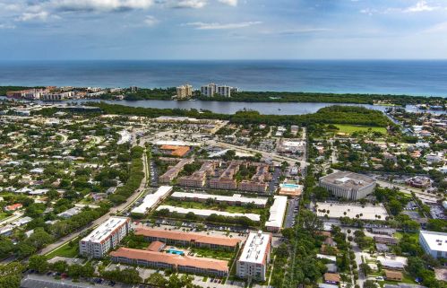 250 20th St, Boca Raton FL  33431-8040 exterior