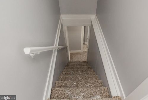 328 Walnut St, Lancaster PA  17602-2404 exterior