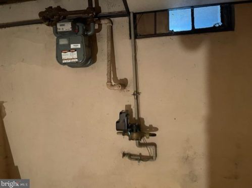 2837 Lawrence St, Philadelphia PA 19120-2803 exterior