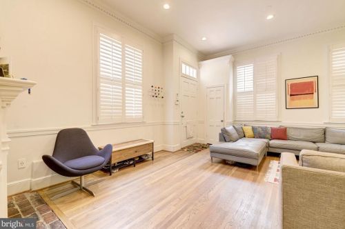 2800 Dumbarton St, Washington DC  20007-3335 exterior