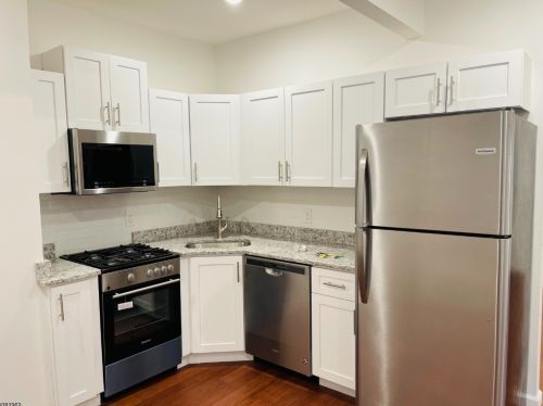 76 Chestnut St, Montclair NJ  07042-3840 exterior