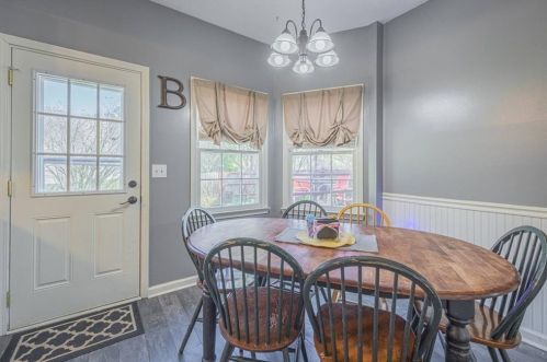 2802 Emerson Lake Dr, Lithonia GA  30078-6642 exterior