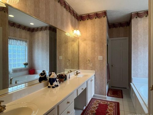 504 Hickory Leaf Ct, Lumberton NC 28358-2336 exterior