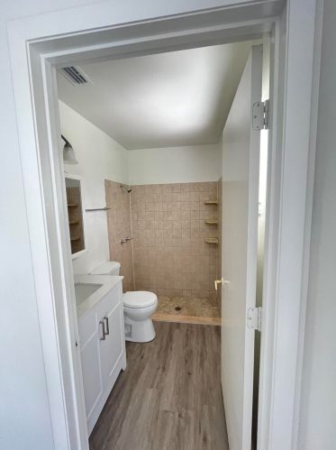 592 Whitmore Dr, Fort Pierce FL  34984-4570 exterior