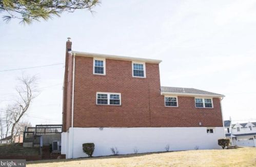 801 Lincoln Dr, Chester PA 19015-1020 exterior