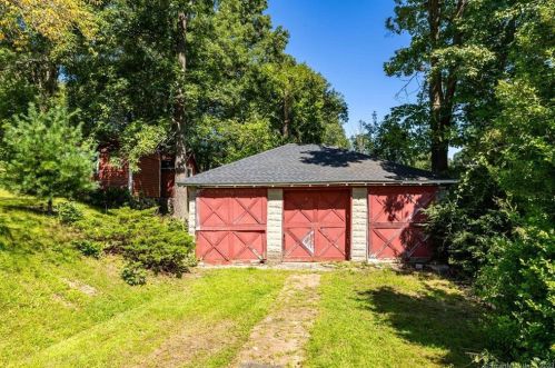 366 Litchfield Rd, Torrington CT 06791-2101 exterior