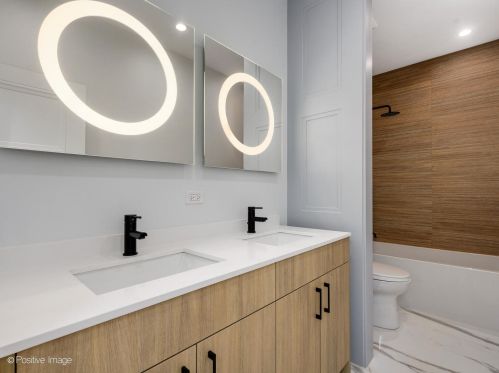 3310 Harding Ave, Chicago IL 60659-1008 exterior