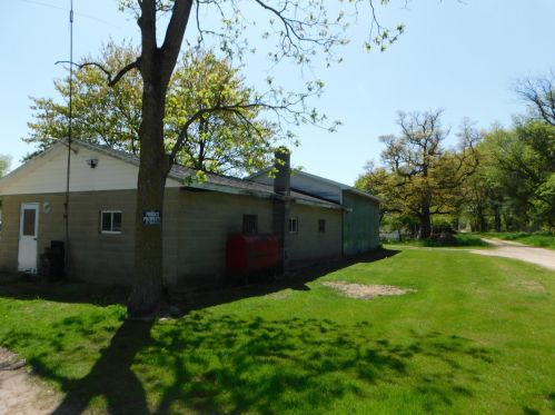 50002 M 51, Dowagiac MI 49047-9631 exterior