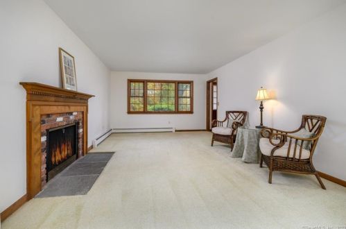 109 Holmes Rd, Ridgefield CT 06877-4304 exterior