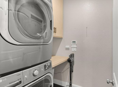 1272 Paseo Belleza, Turlock CA 95382-7396 exterior