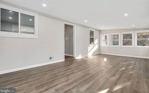 1805 Crawford Dr, Rockville MD 20851-1711 exterior