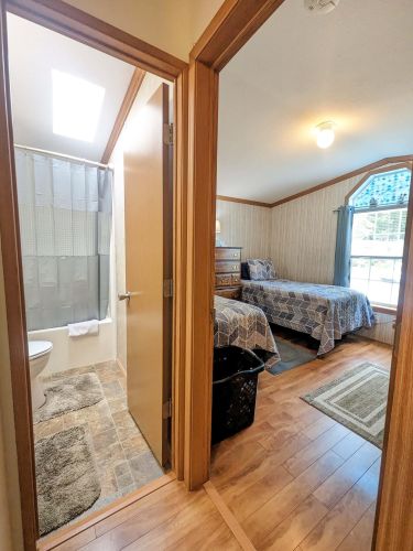 5 Dawn Dr, Concord NH 03303-2050 exterior