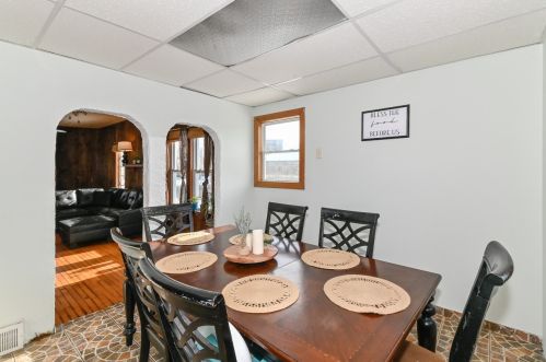 1813 59, Milwaukee WI 53214-5129 exterior