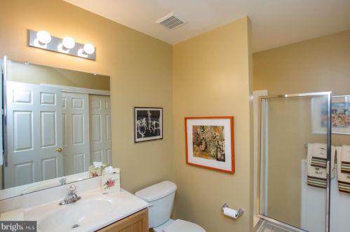 153 Villa Dr, Warminster PA 18974-3782 exterior