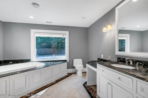 3 Oak Ln, Locust NJ  07760-1306 exterior