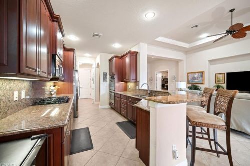 12628 Biscayne Ct, Naples FL 34105-4935 exterior