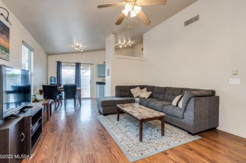 6476 David Dr, Tucson AZ 85730-1813 exterior