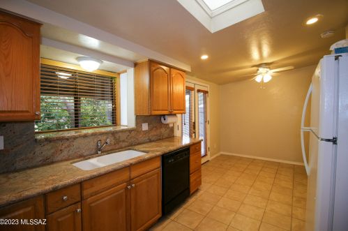 5602 Mabel St, Tucson AZ 85715-5059 exterior