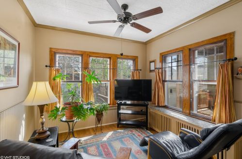 4435 Sacramento, Chicago IL 60655-2005 exterior