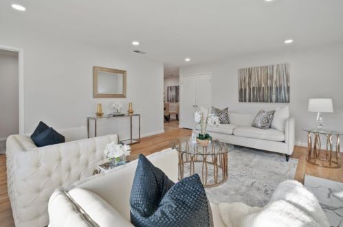 1240 Moonlight Way, Milpitas CA 95035-6227 exterior