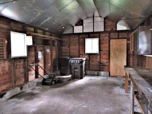 818 Mechanic St, Big Rapids MI 49307-1238 exterior