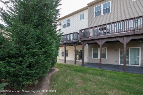 16 Pate Dr, Middletown NJ 07748-1700 exterior