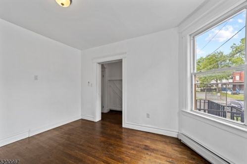 410 Chadwick Ave, Newark NJ  07112-2120 exterior