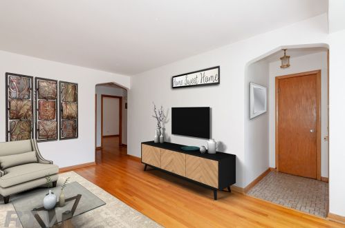 5230 Narragansett Ave, Chicago IL  60638-1343 exterior