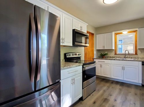 3816 69th St, Milwaukee, WI 53216-2014