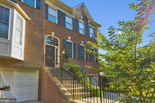 3822 Elmwood Towne Way, Alexandria VA  22303-1161 exterior