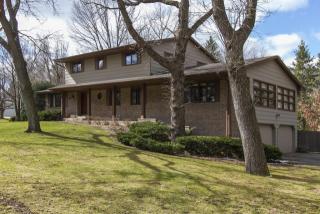 2176 Cape Cod Pl, Hopkins MN  55305-2508 exterior