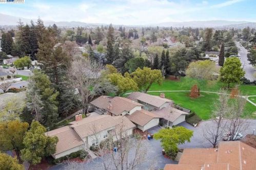 12 Rolling Grn Cir, Concord CA 94523-3265 exterior