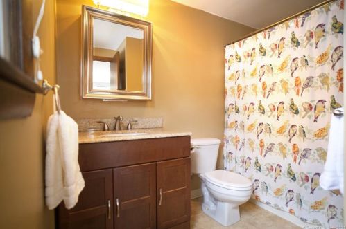 33 Northfield Rd, Enfield CT 06082-4240 exterior