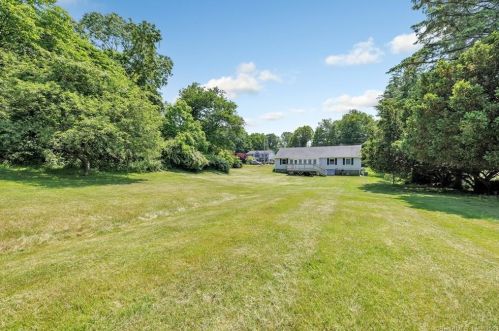 256 Silver Hl Rd, Derby CT 06418-1036 exterior