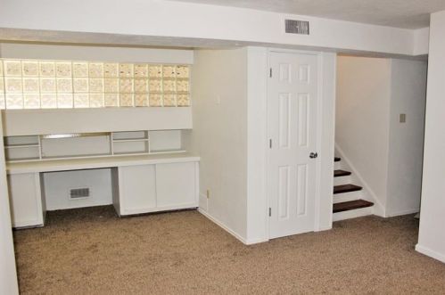 2331 Marbury Rd, Pittsburgh PA 15221-3670 exterior