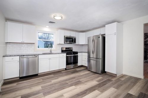 8 Ashby St, Providence RI  02919-6602 exterior