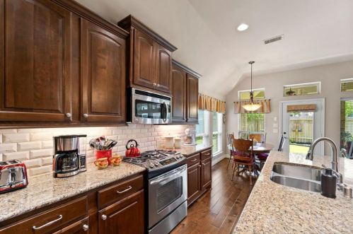 161 Frst Hts Ln, Montgomery TX 77316-2807 exterior