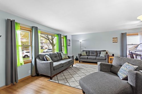 1437 Custer Ave, Milwaukee, WI 53209-5120