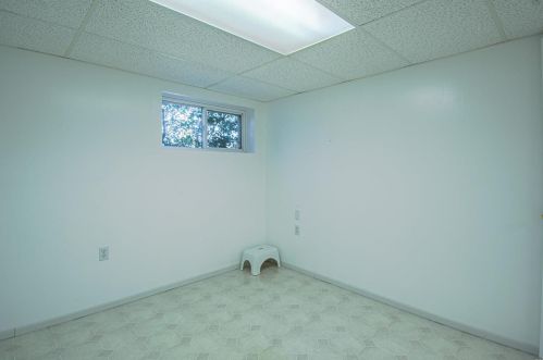 1242 Hyannis Dr, Saint Louis MO 63146-4639 exterior